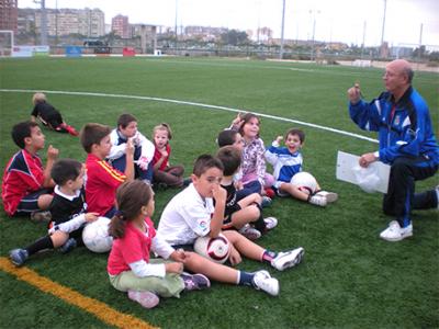 20101201193033-escuela-de-futbol.jpg